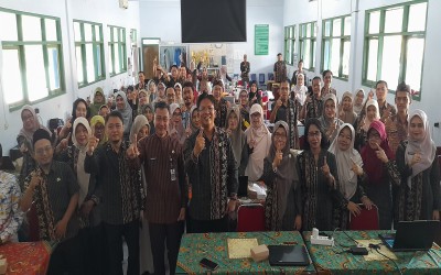 In House Training (IHT) untuk Guru di SMAN 1 Nganjuk: Meningkatkan Kompetensi dan Profesionalisme